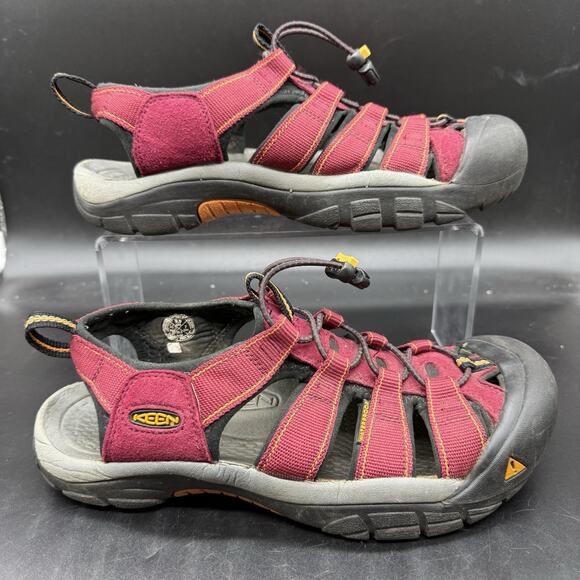 Keen Newport H2 Closed Toe Water Sandals Red Black Women's Size 9.5 - Picture 1 of 6